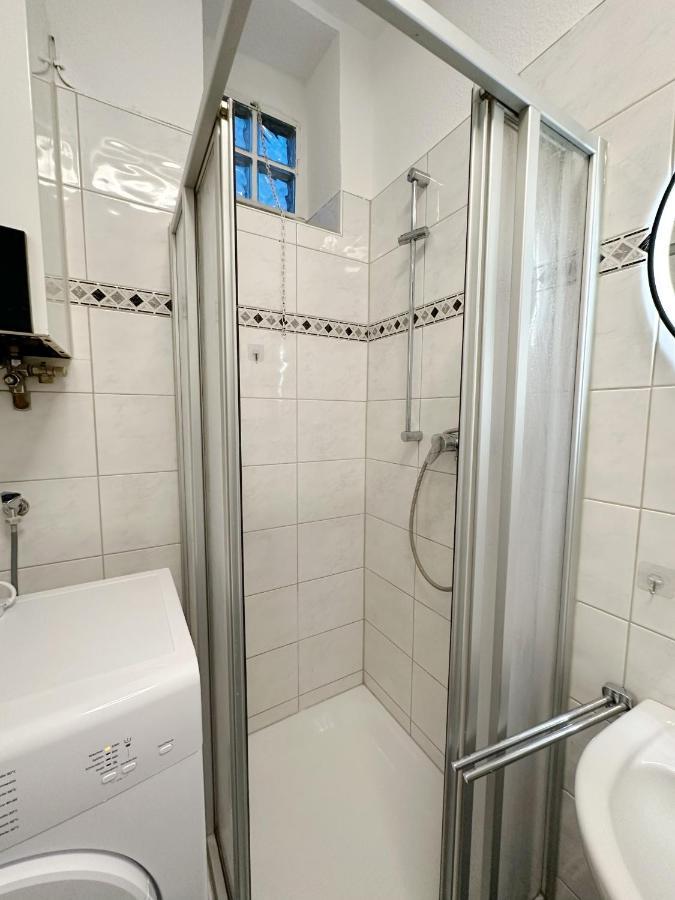 Igo Apartment 2 Schlafenzimmer Mit Waschmaschine Trockner Haustier Rheinufer 5Min Netflix Disney Plus 17-6 Duisburg Exterior photo